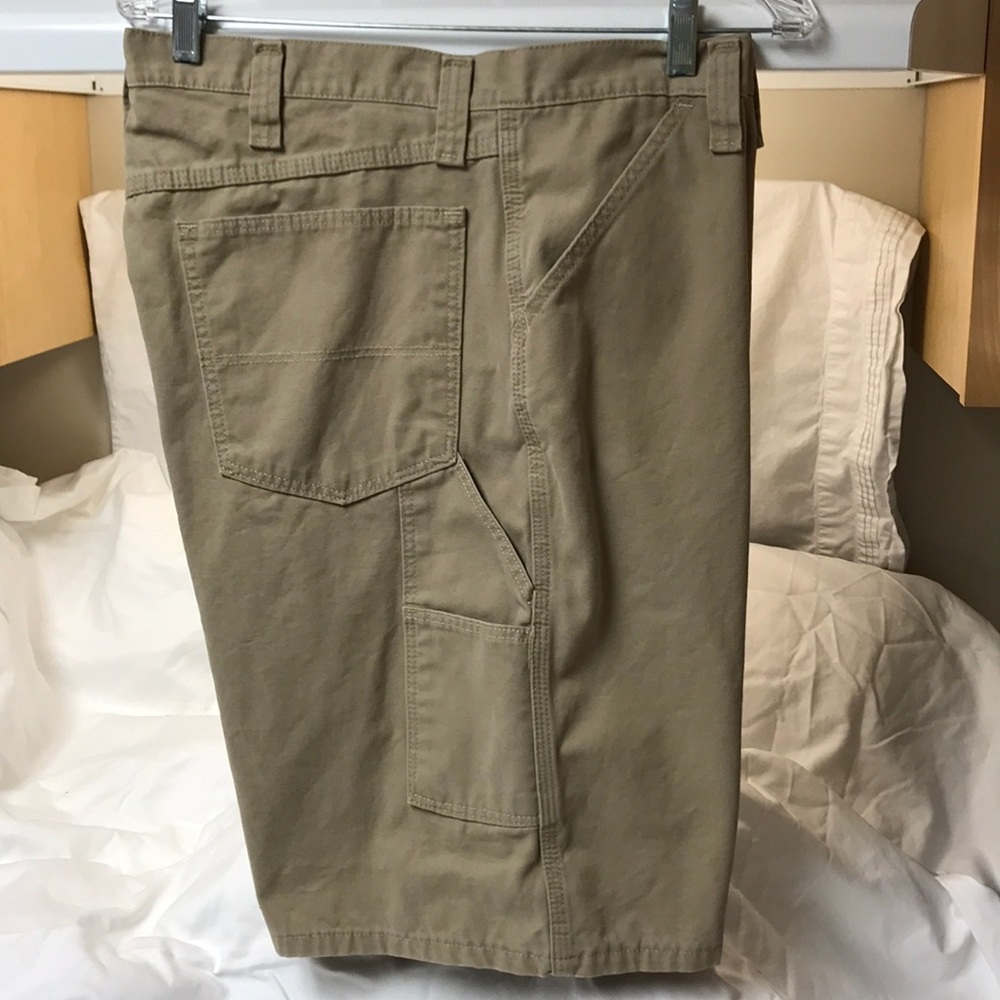 WRANGLER.  38.  Utility cargo shorts.  Men’s.